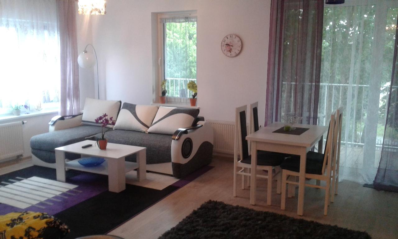 Feniks Lux 2+2 *
